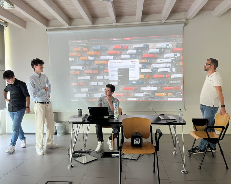 Studenti in tirocinio presso Replica Sistemi