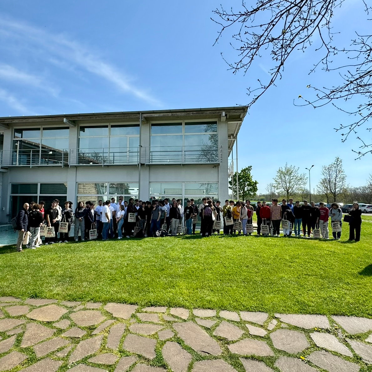 ragazzi-itis-enrico-fermi-mantova-visita-in-replica-sistemi