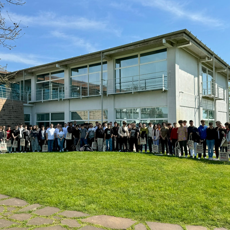 collaborazione-istituto-superiore-fermi-con-replica-sistemi